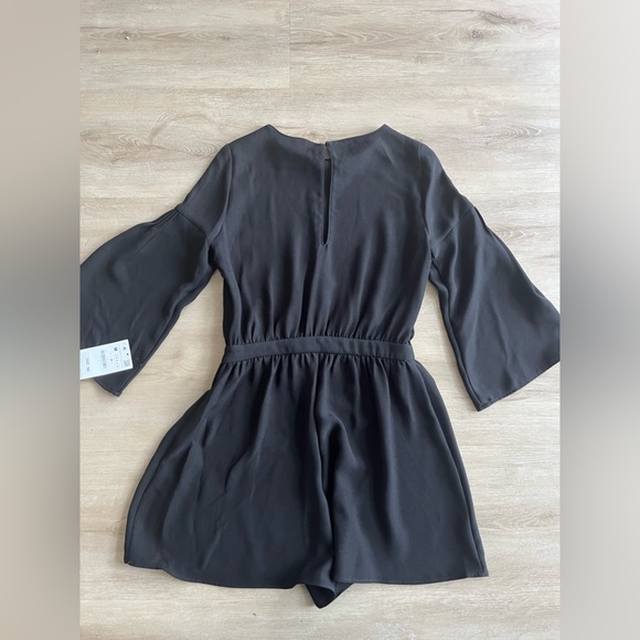 NWT Zara Elegant Black Romper Flared Sleeves SZ M - Picture 9 of 10